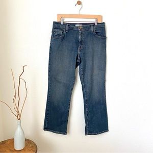 Levi’s 550 Relaxed Boot Cut Stretch Jeans. Size 12 Short